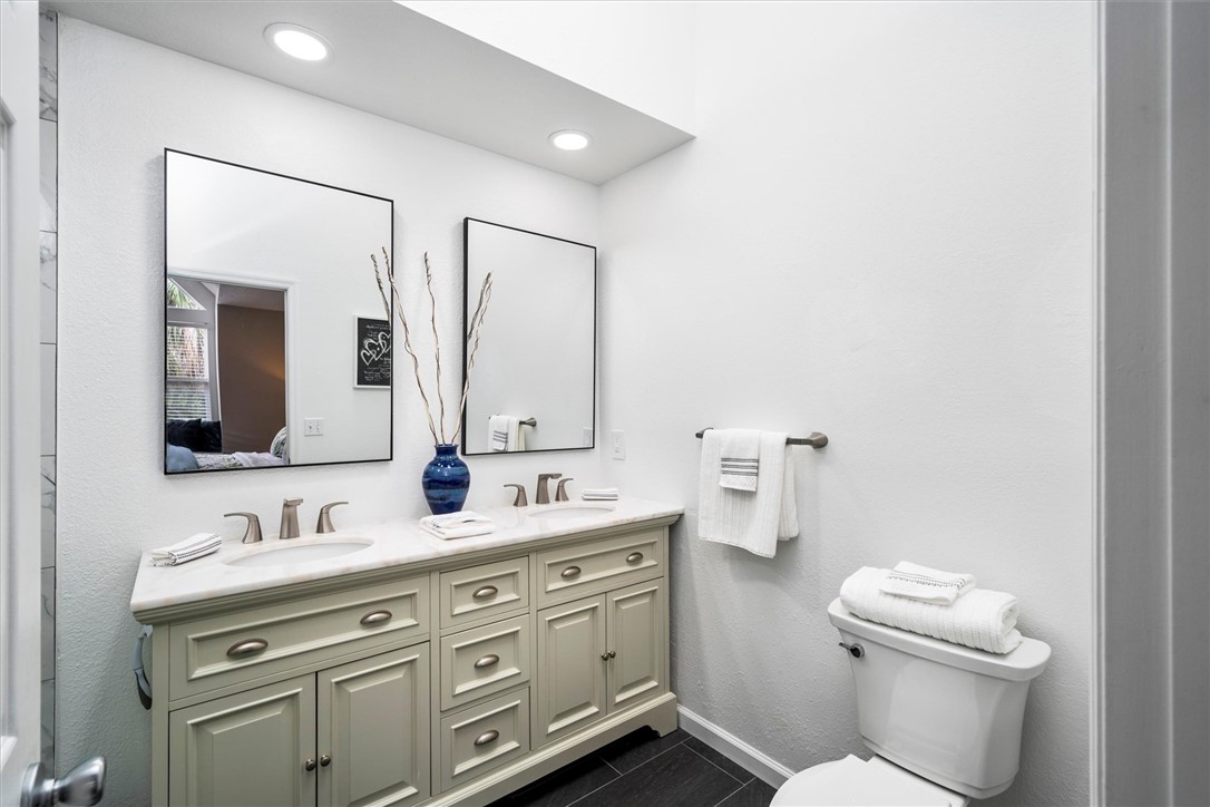 1306 Coral Park Lane 103
