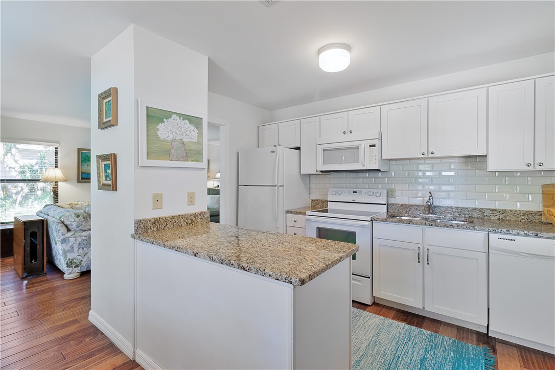 9430+9436 Sea Grape Drive