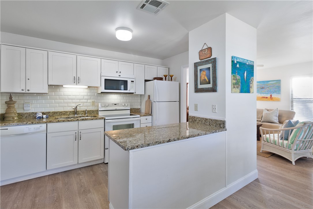 9430+9436 Sea Grape Drive