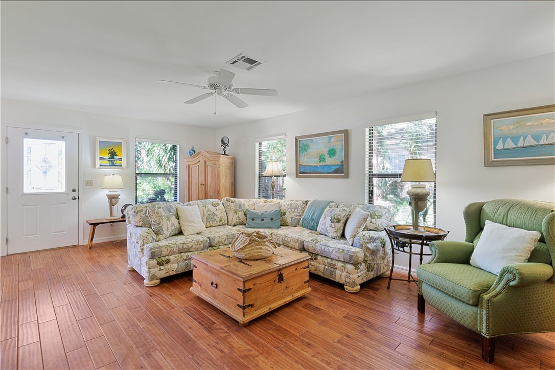 9430+9436 Sea Grape Drive