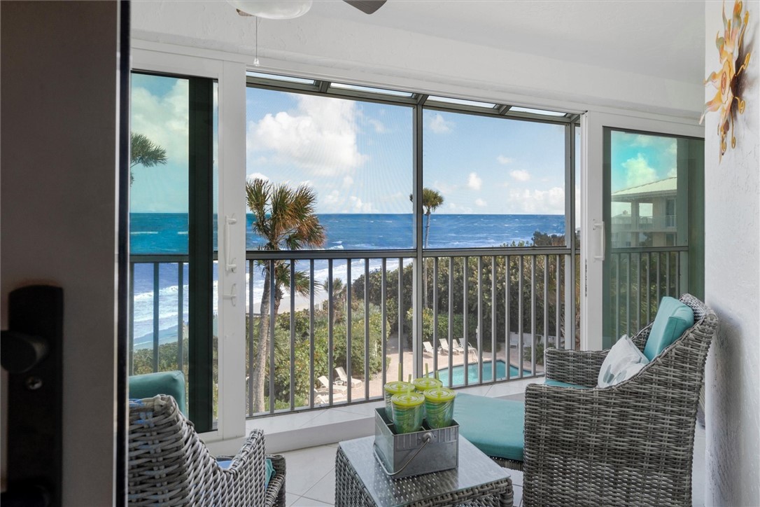 8880 N Sea Oaks Way 306