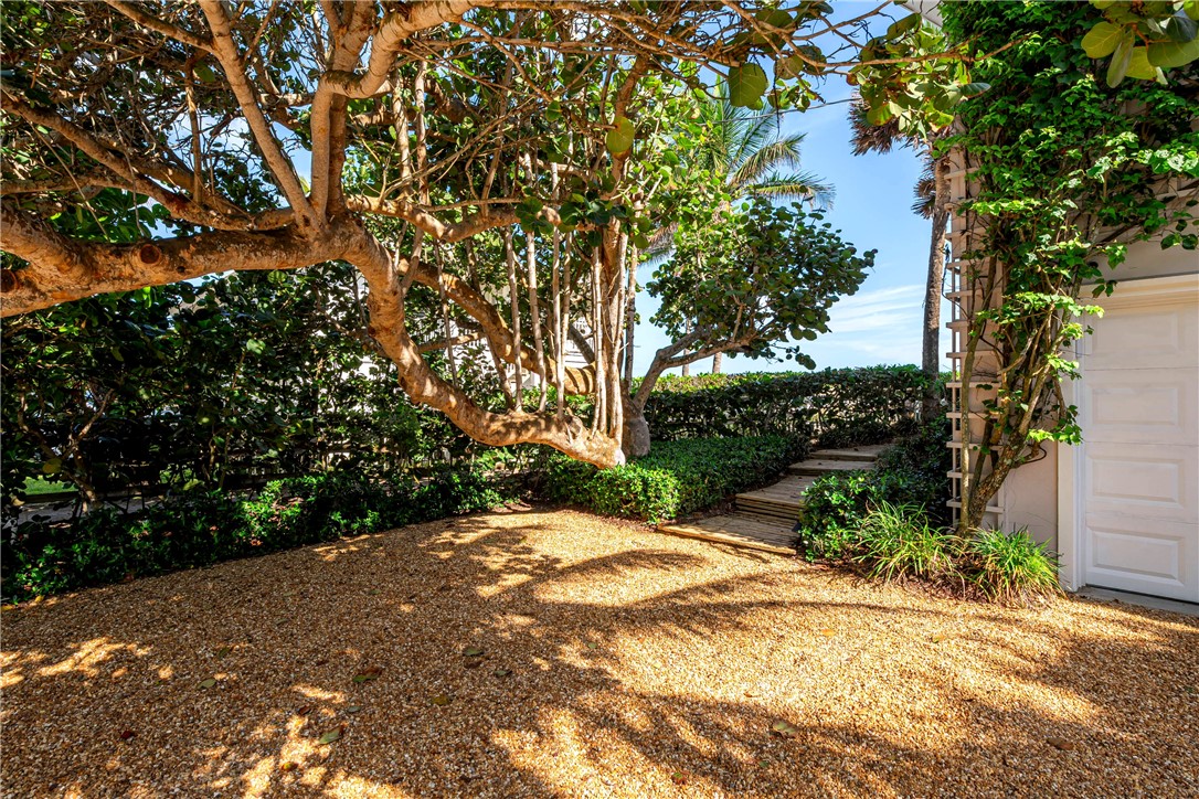 9490 Doubloon Drive