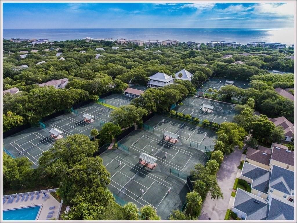 8795 W Orchid Island Circle 302