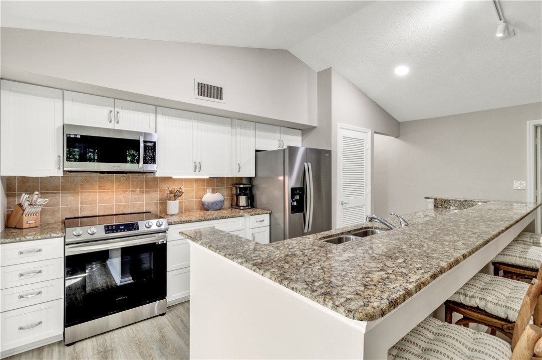 1275 Winding Oaks Circle E 706
