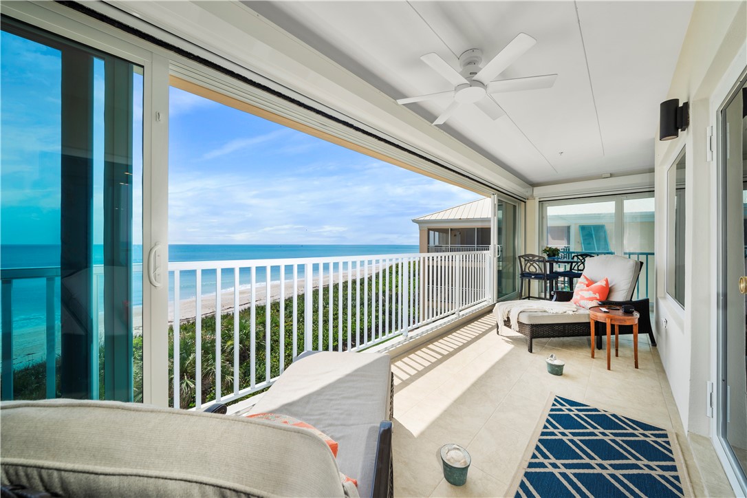 8810 S Sea Oaks Way 406