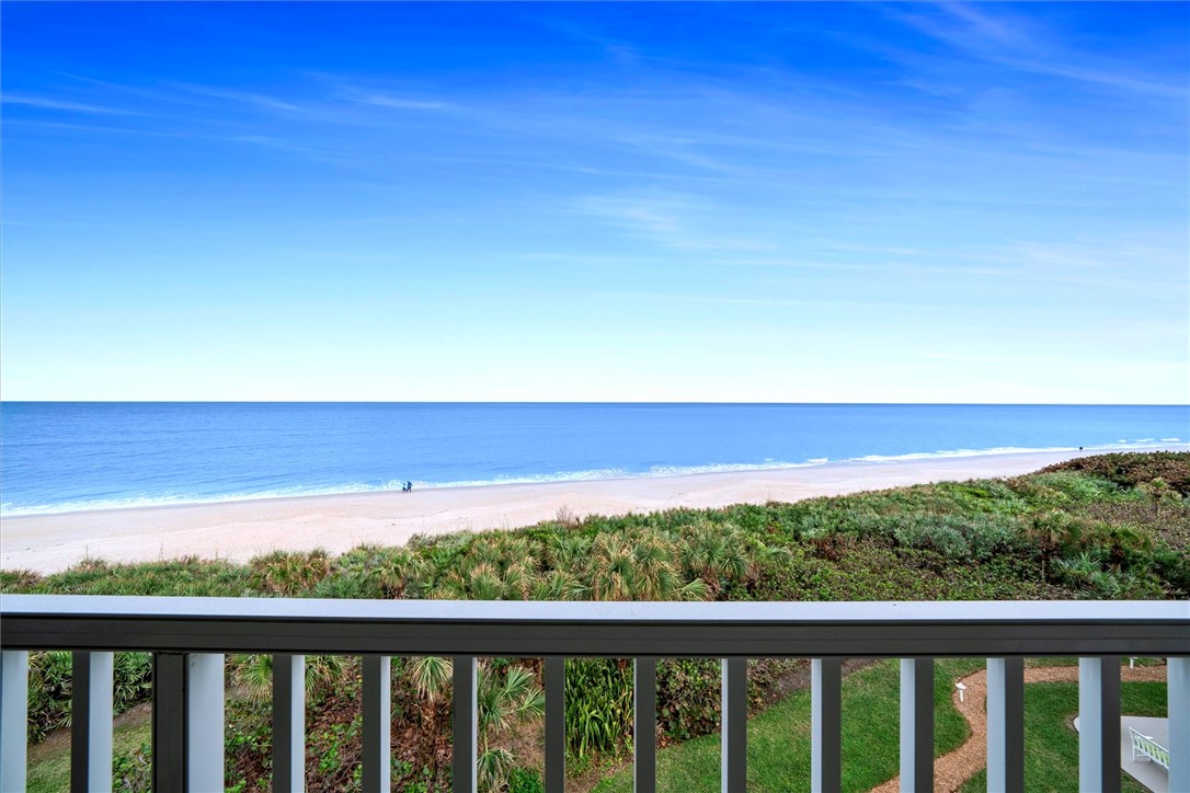 8810 S Sea Oaks Way 406
