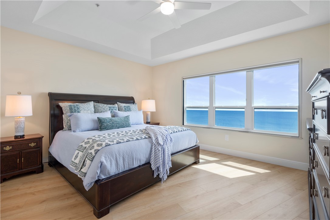 8810 S Sea Oaks Way 406