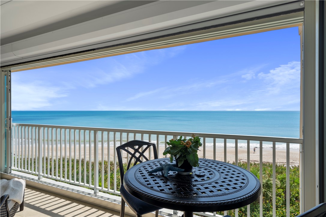 8810 S Sea Oaks Way 406