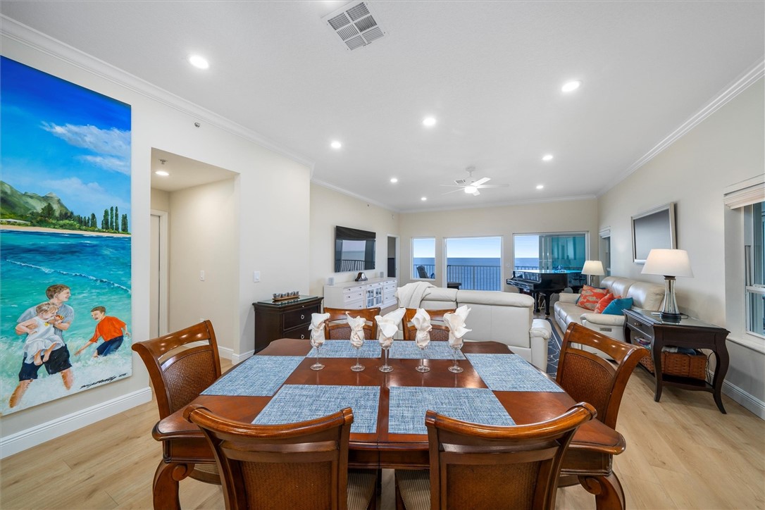 8810 S Sea Oaks Way 406