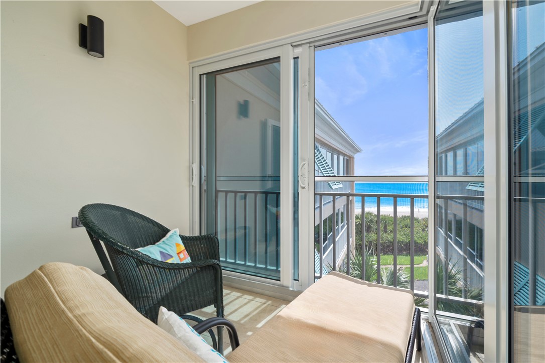8810 S Sea Oaks Way 406
