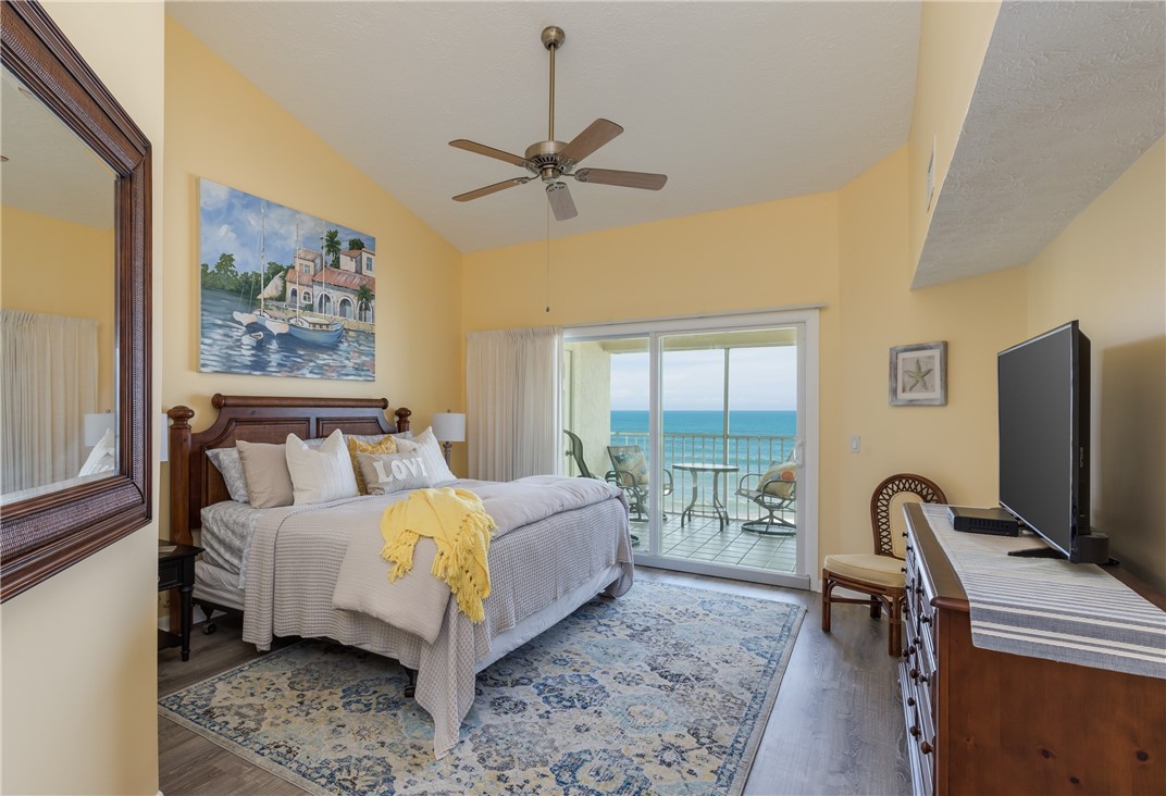 8880 N Sea Oaks Way 303