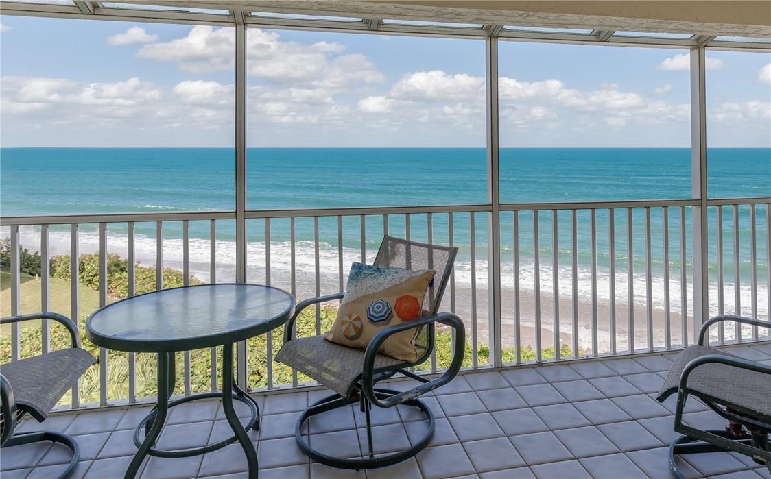 8880 N Sea Oaks Way 303
