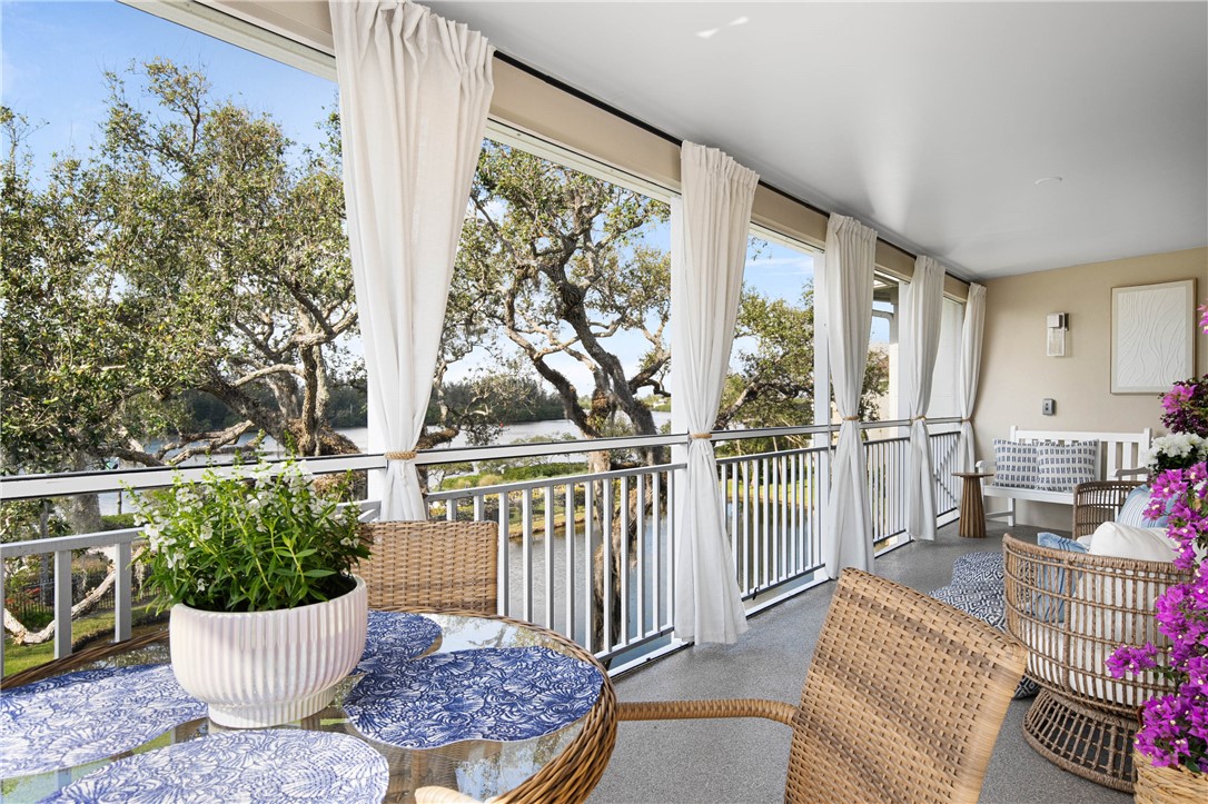 8835 W Orchid Island Circle 605