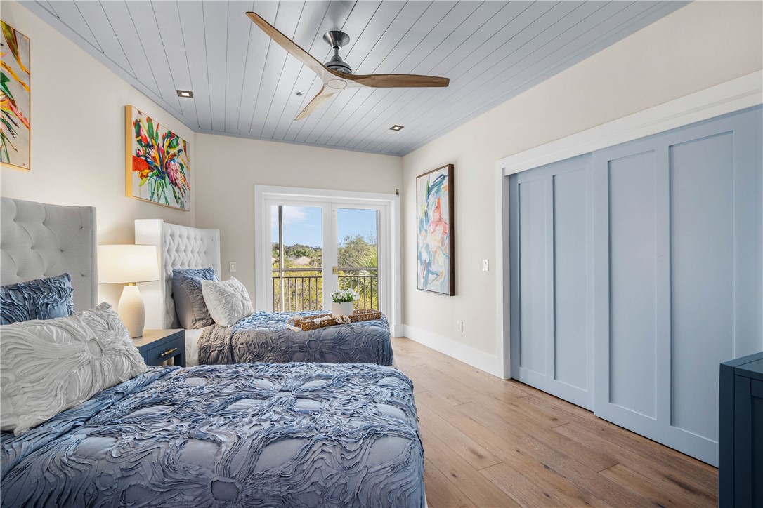 8835 W Orchid Island Circle 605