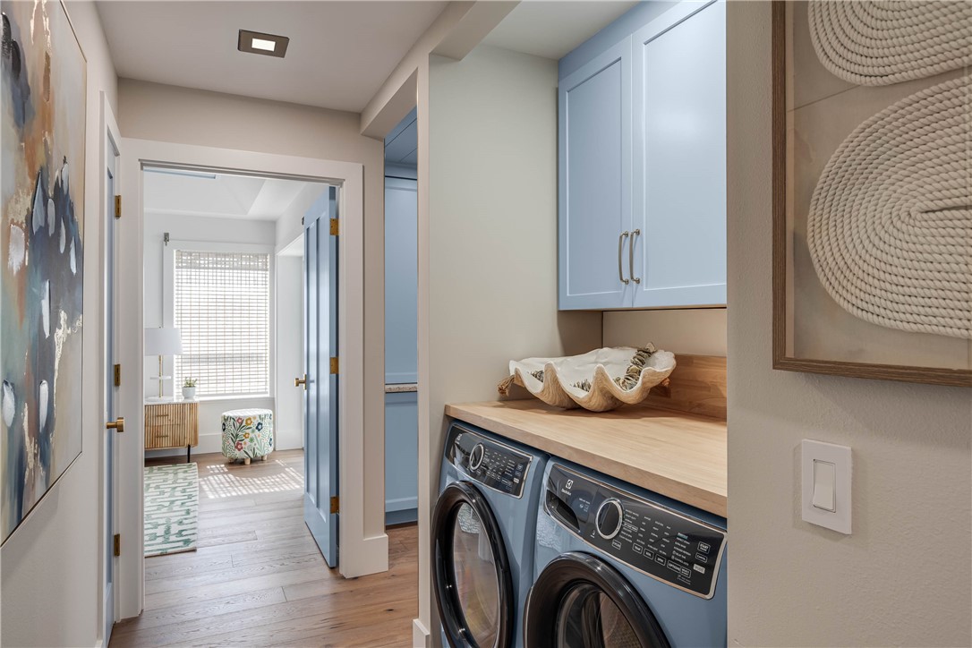 8835 W Orchid Island Circle 605