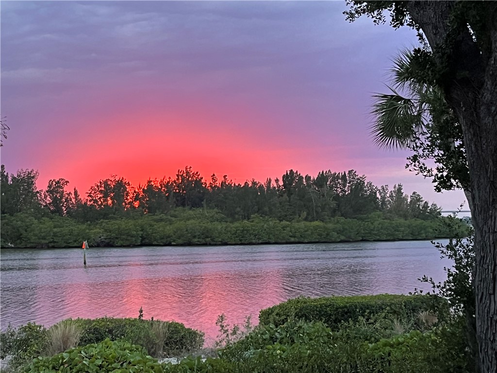 8835 W Orchid Island Circle 605