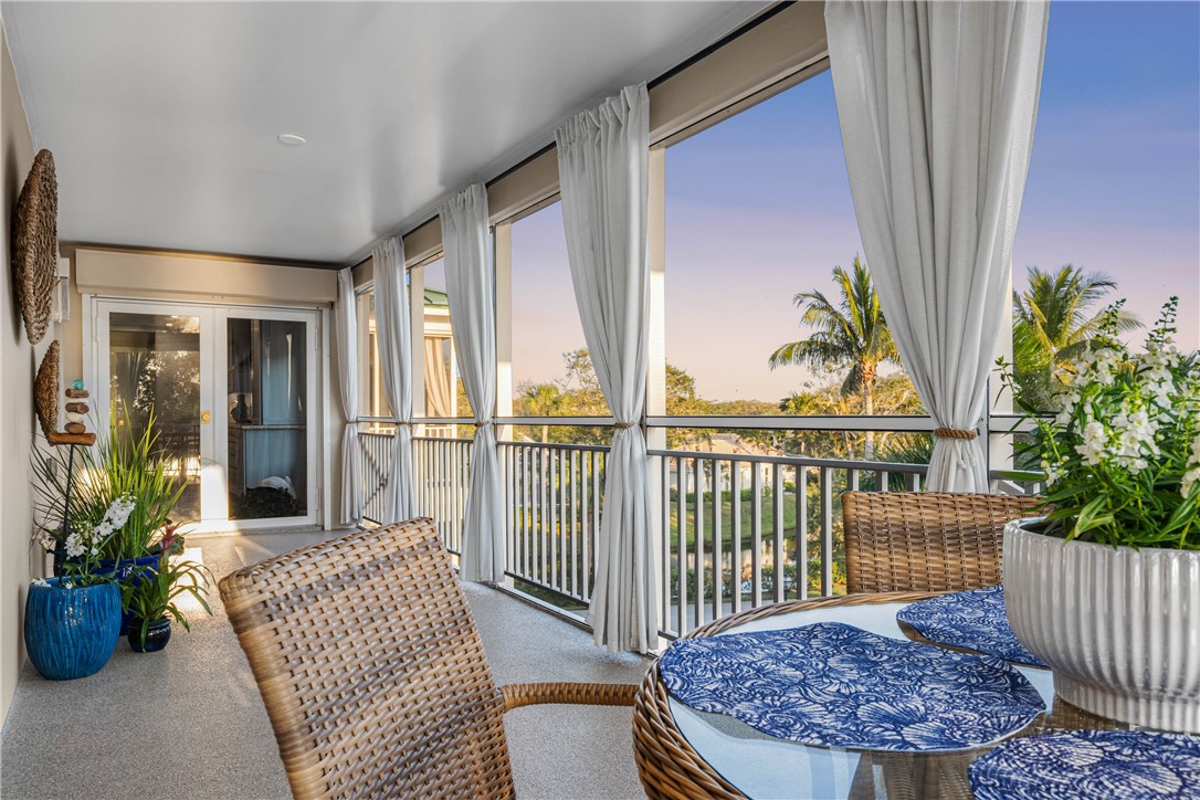 8835 W Orchid Island Circle 605