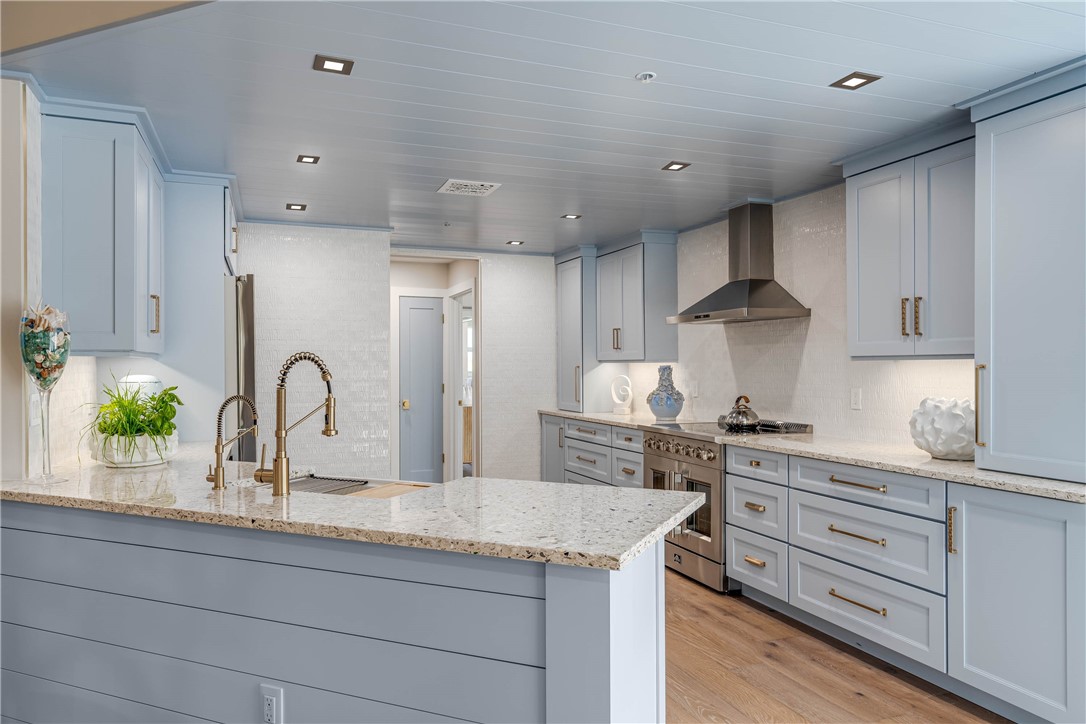 8835 W Orchid Island Circle 605