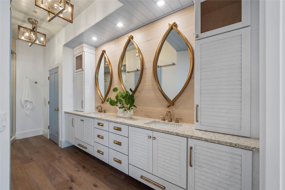 8835 W Orchid Island Circle 605