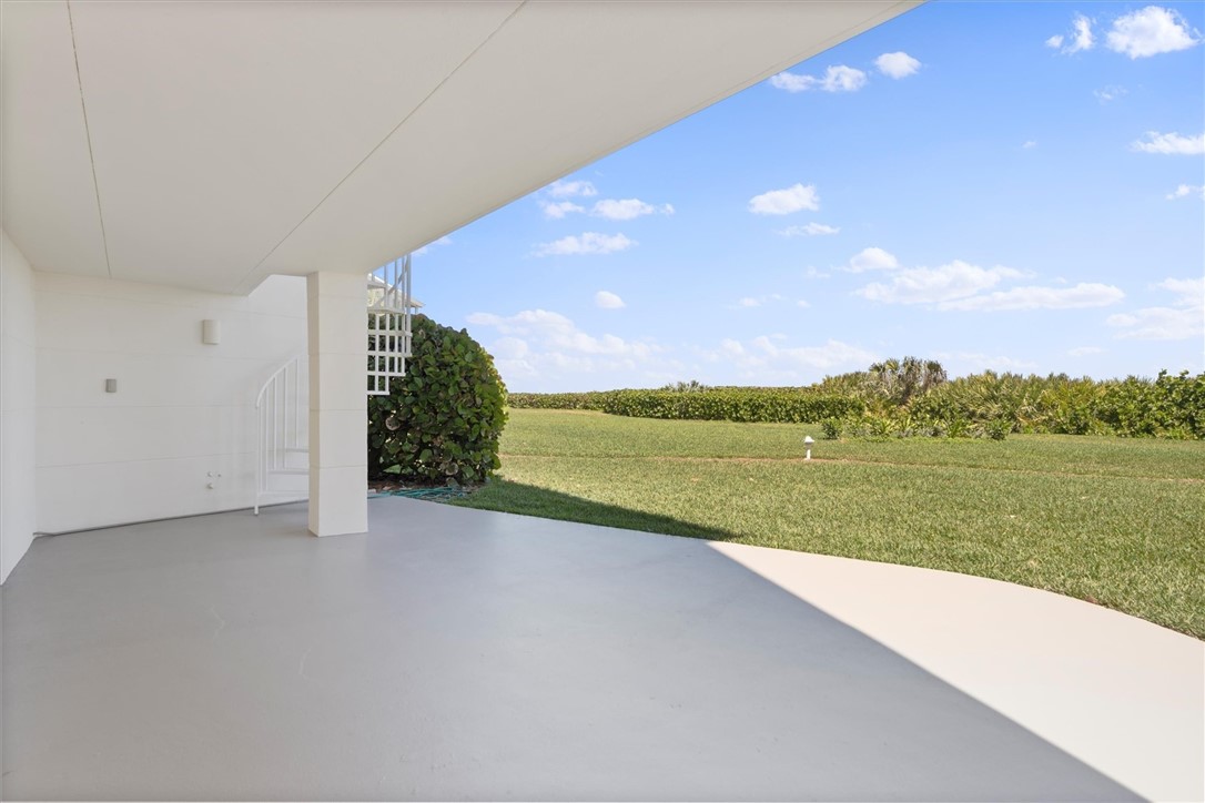 8824 S Sea Oaks Way 102