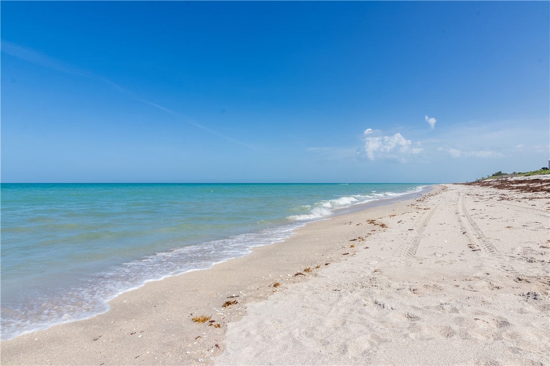 8824 S Sea Oaks Way 102
