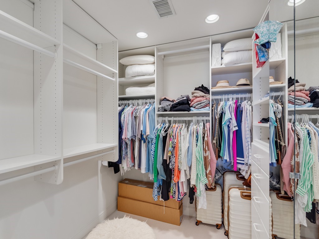 8880 N Sea Oaks Way 304