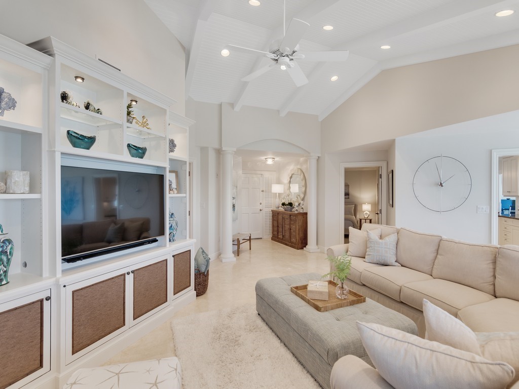 8880 N Sea Oaks Way 304
