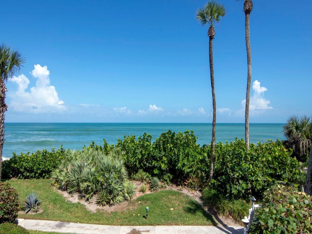 8880 N Sea Oaks Way 304