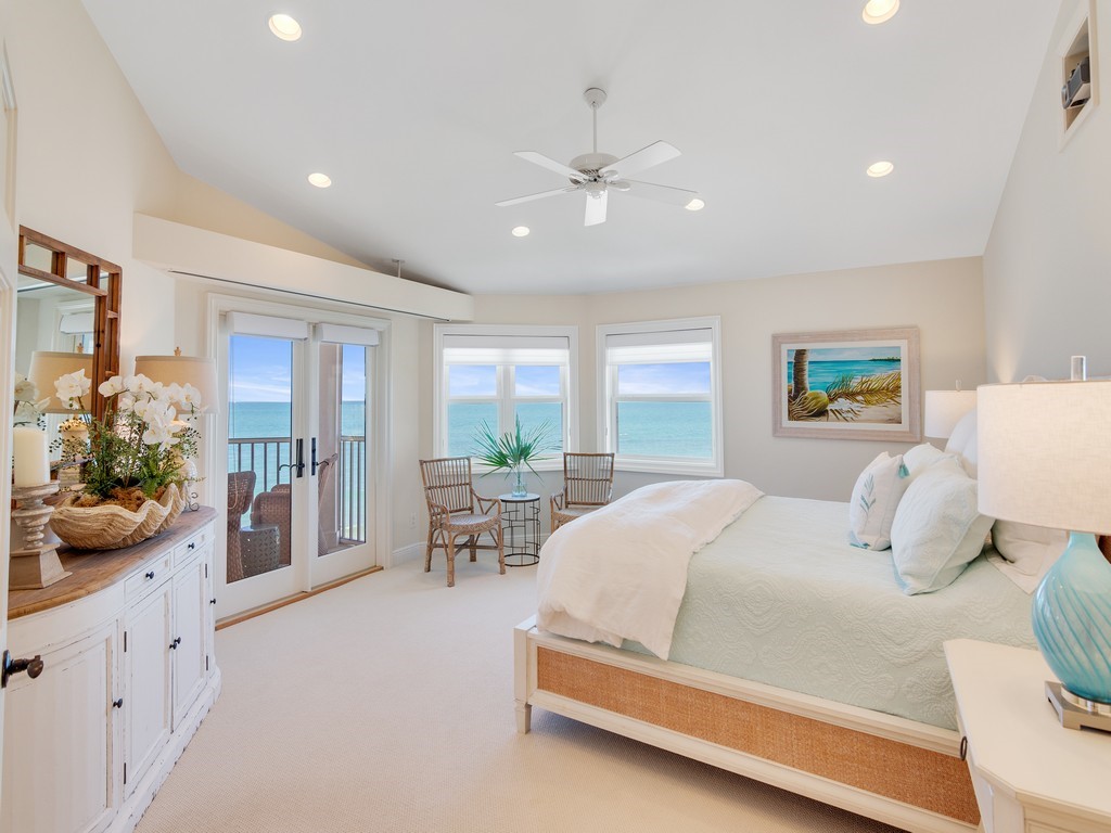 8880 N Sea Oaks Way 304