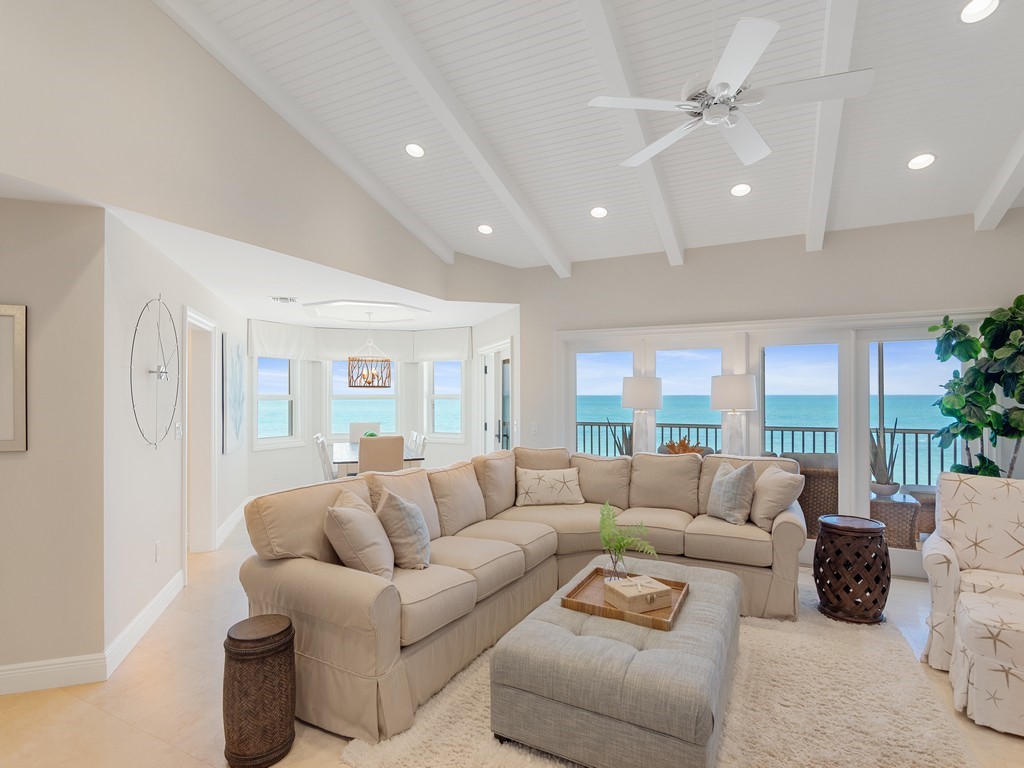 8880 N Sea Oaks Way 304