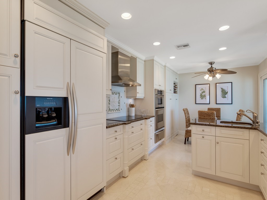 8880 N Sea Oaks Way 304
