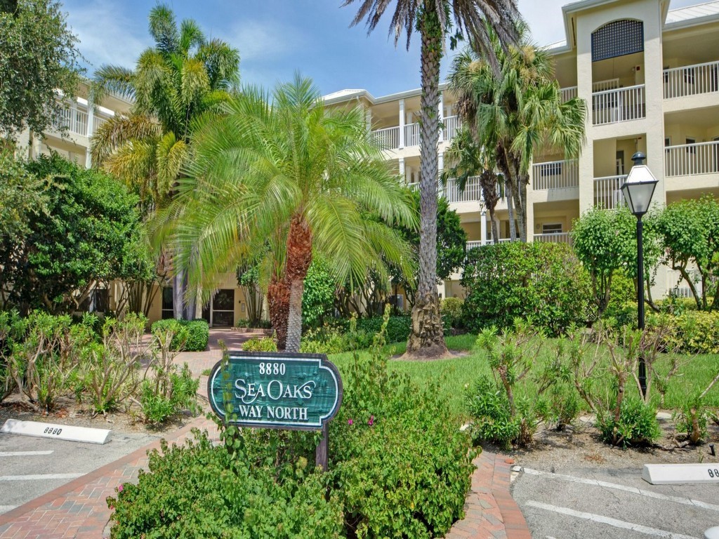8880 N Sea Oaks Way 304