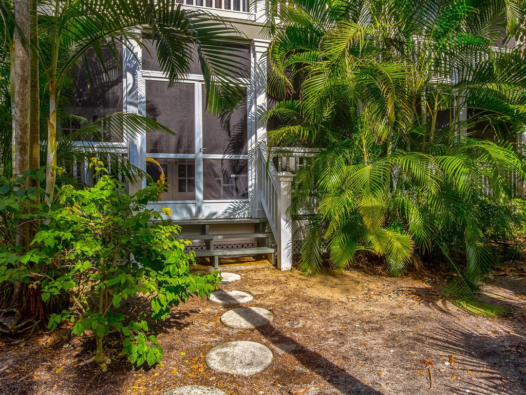 1215 Winding Oaks Circle E 404