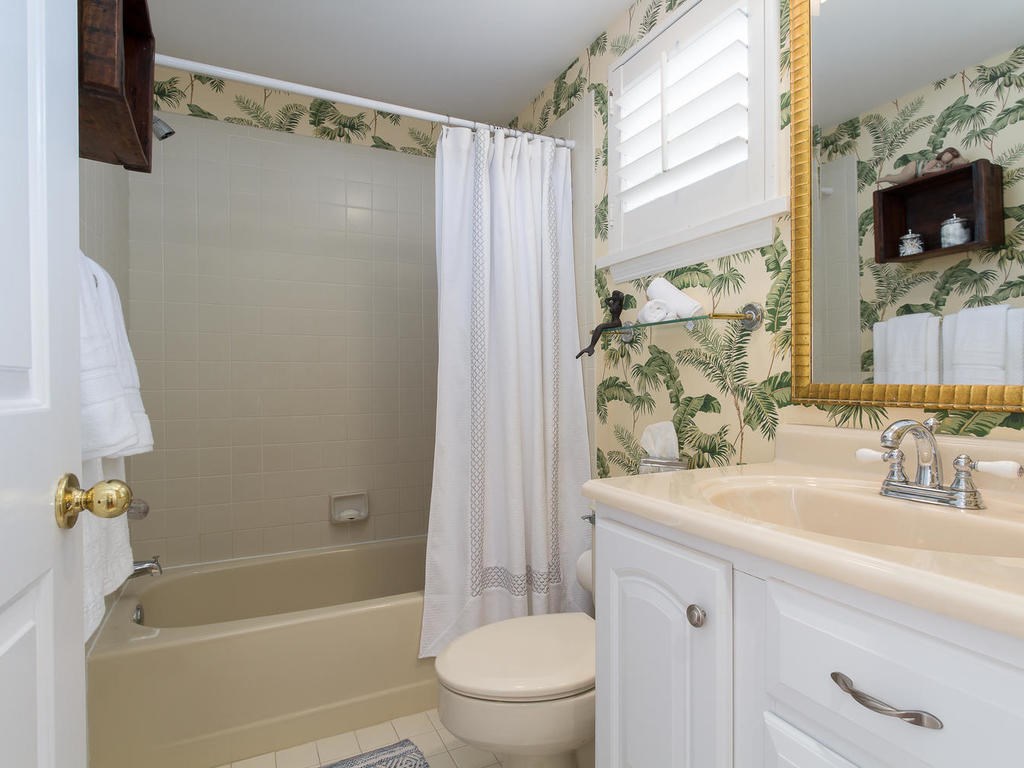 1215 Winding Oaks Circle E 404