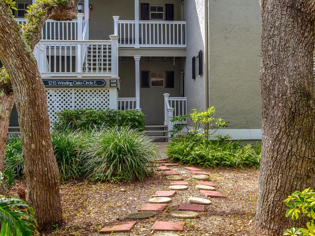 1215 Winding Oaks Circle E 404