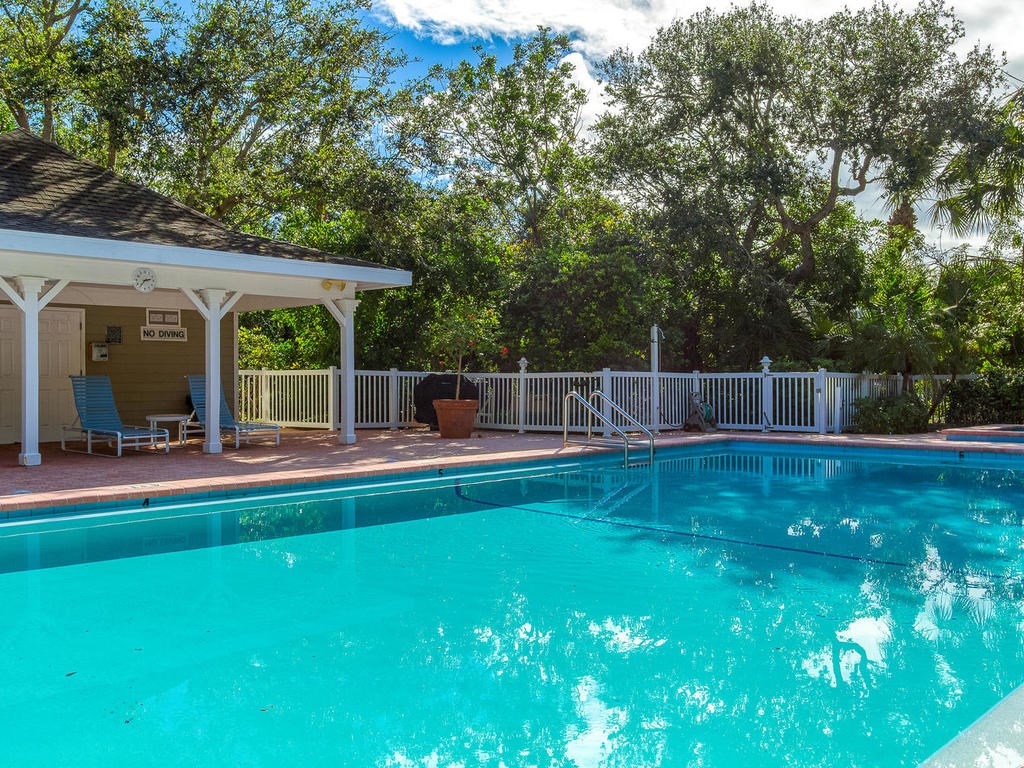 1215 Winding Oaks Circle E 404