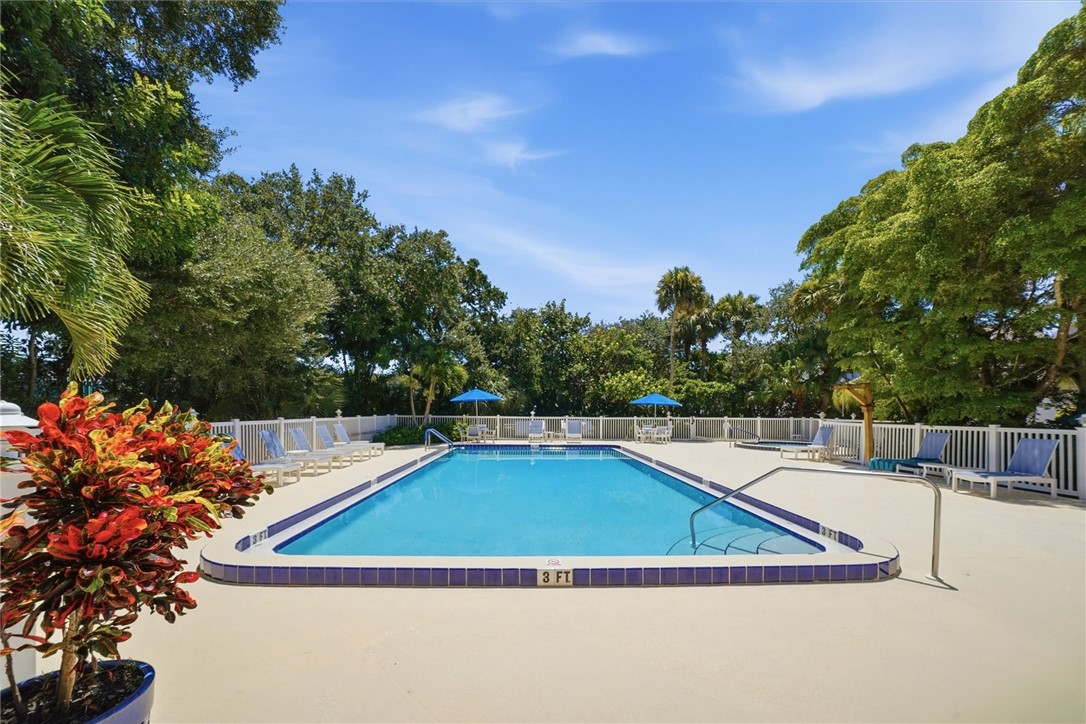 1400 Winding Oaks Circle W A404