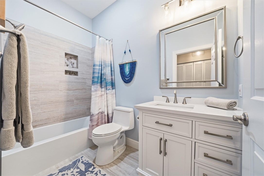 1400 Winding Oaks Circle W A404
