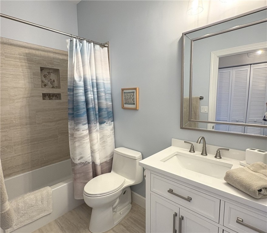 1400 Winding Oaks Circle W A404