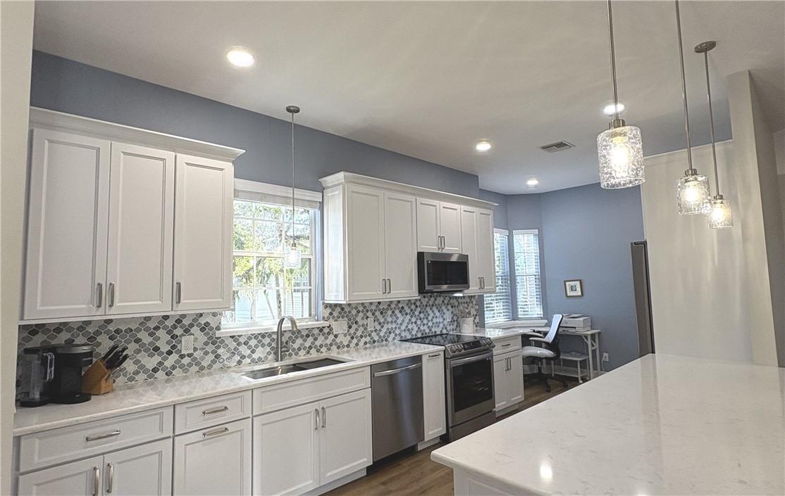 1400 Winding Oaks Circle W A404