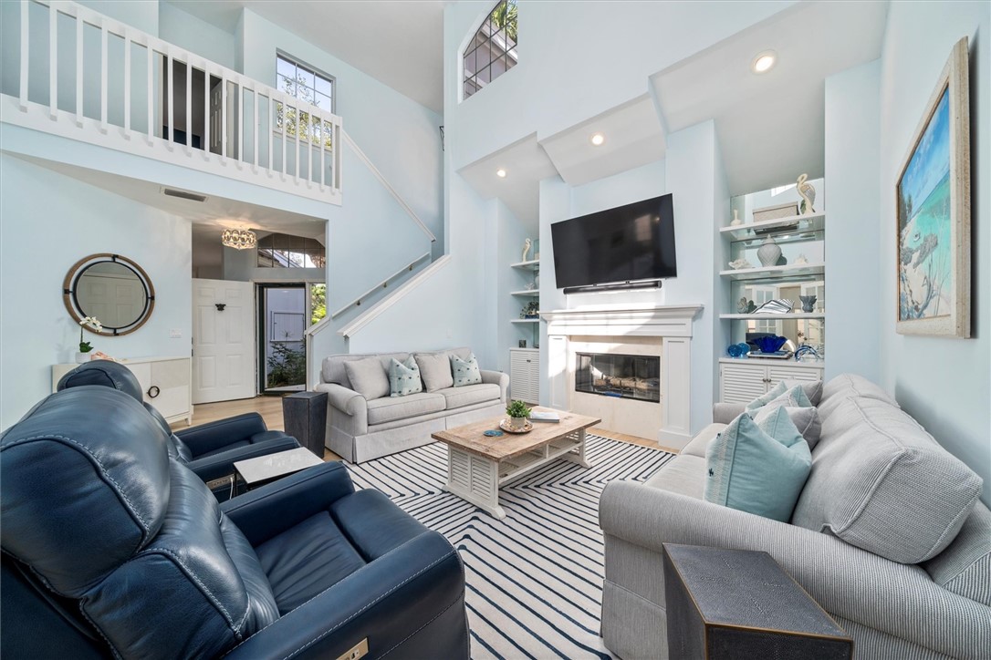 8859 Lakeside Circle