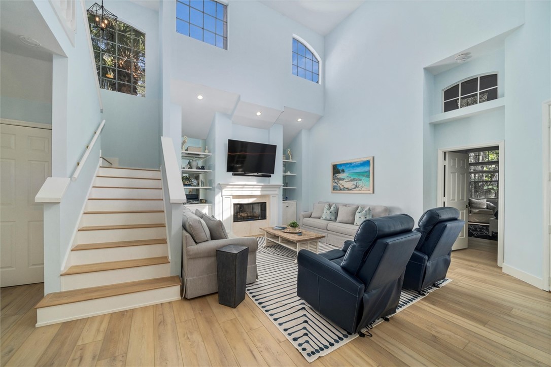 8859 Lakeside Circle