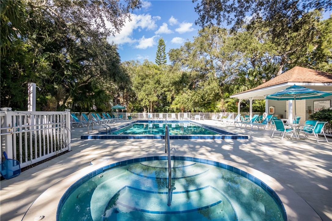 8859 Lakeside Circle