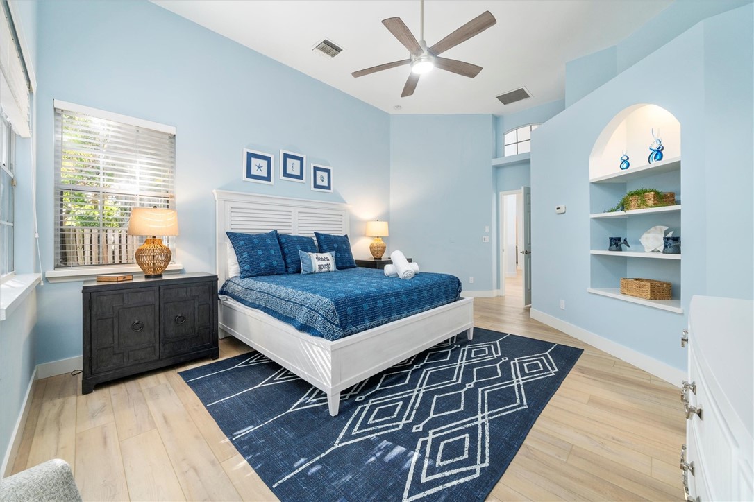 8859 Lakeside Circle