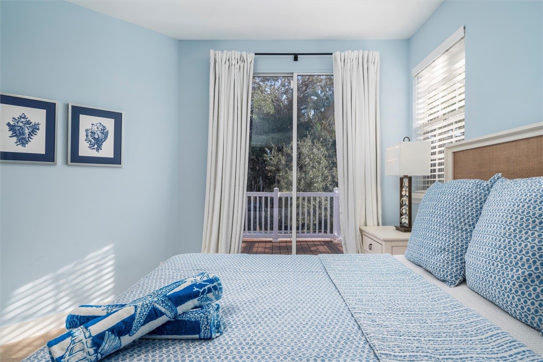 8859 Lakeside Circle