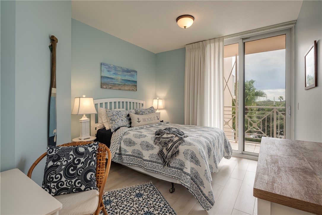 8860 N Sea Oaks Way 105