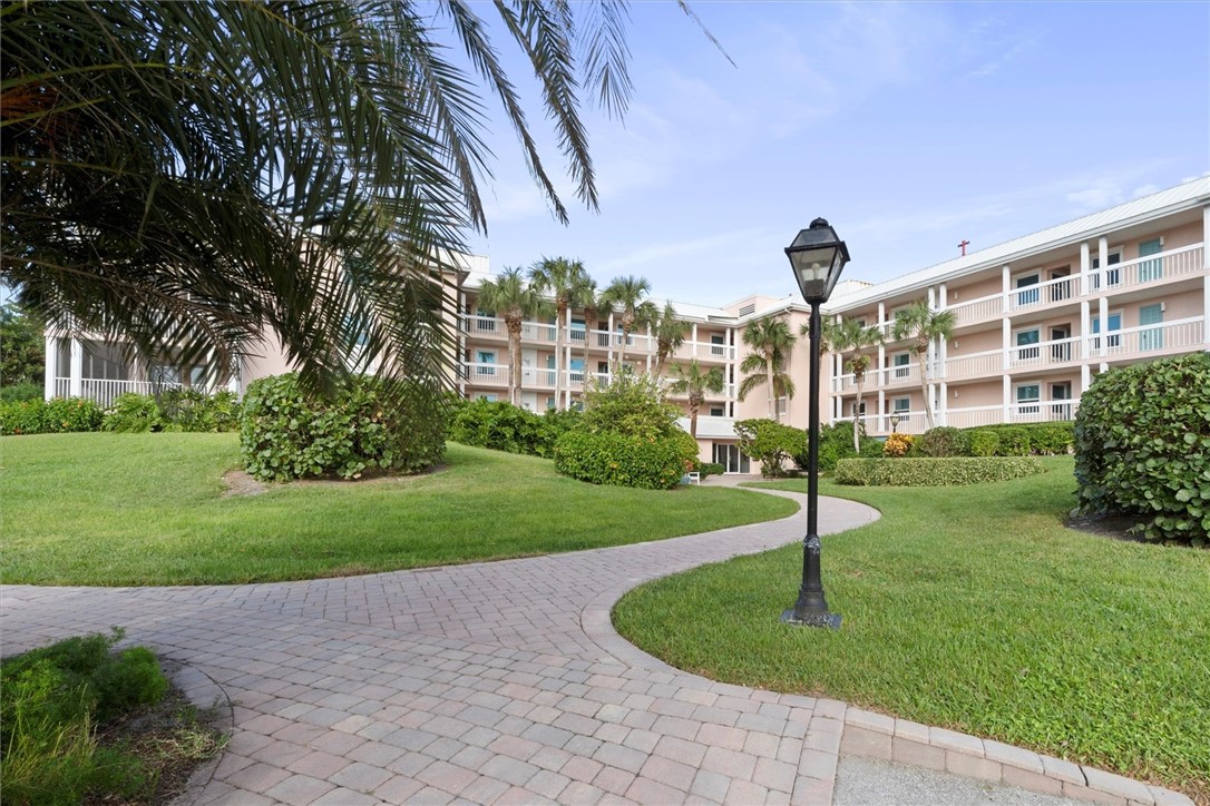 8840 S Sea Oaks Way 204