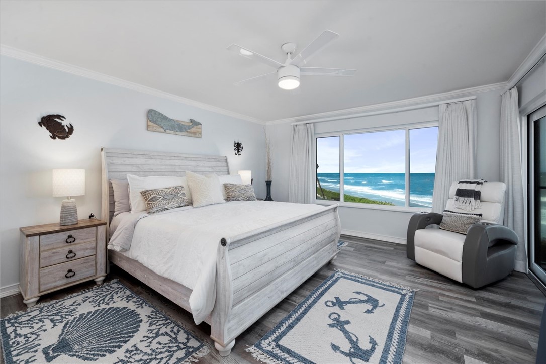 8840 S Sea Oaks Way 204