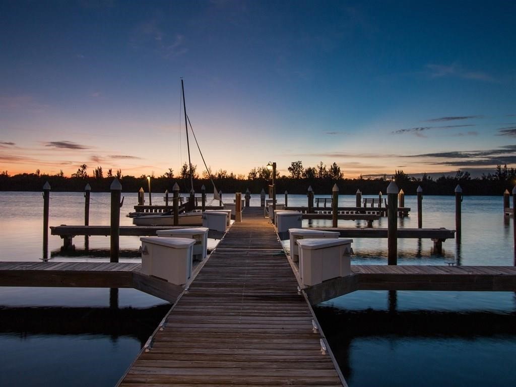 8840 S Sea Oaks Way 204