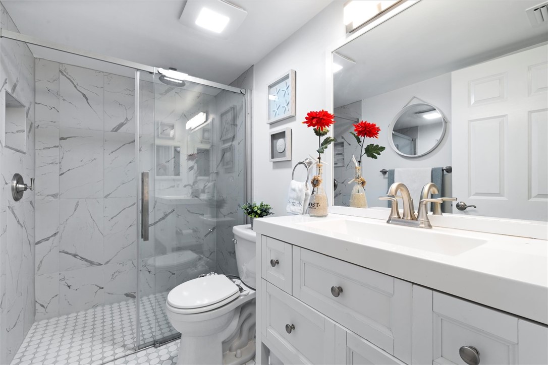 8840 S Sea Oaks Way 204